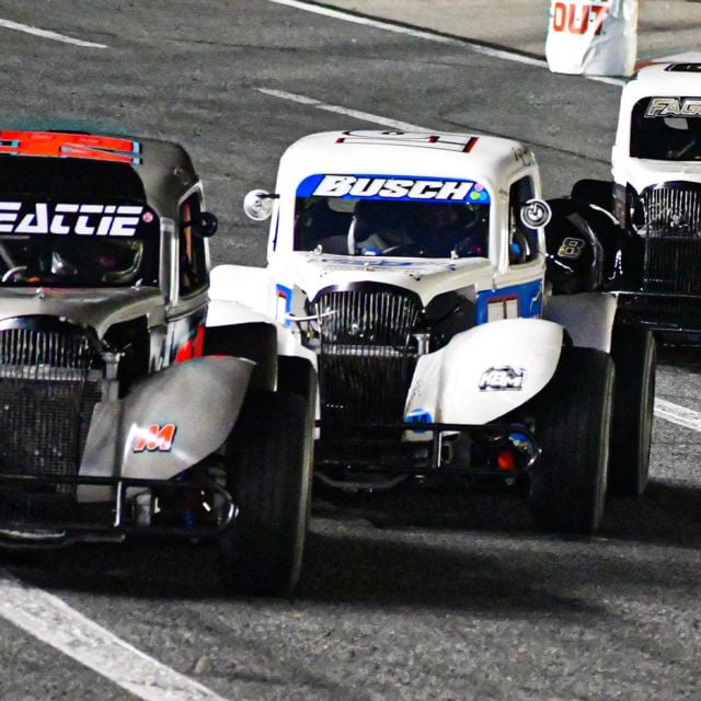Kyle Beattie leads Kyle Busch and Robby Faggart in the Round 3 Masters Division feature.