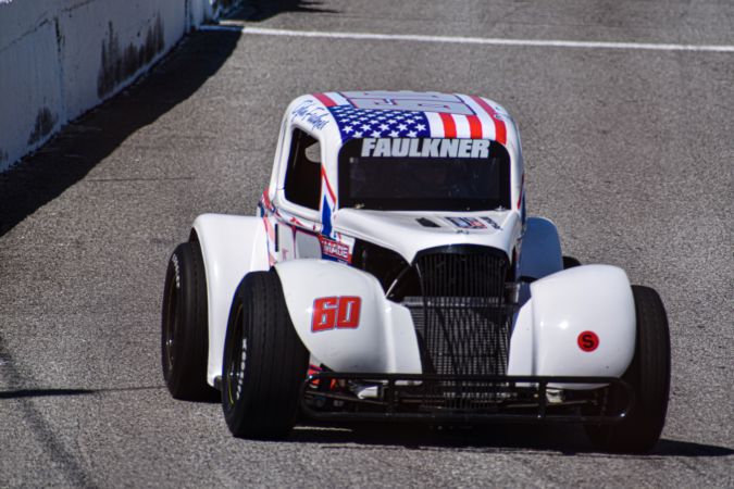 Dylan Faulkner paces the field in the Round 1 Semi-Pro race