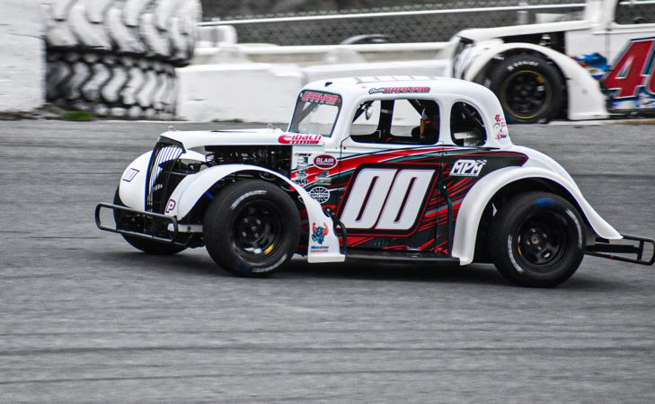 Gavin Graham practicing for Round 1 of the 2023 Winter Nationals at Citrus County Speedway