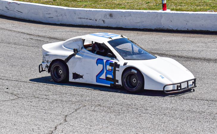 Josh Shine in the opening practice at Veterans Motorplex at the Rim