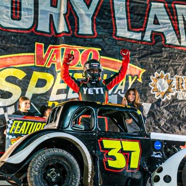 inthepitswithjoshuajacksoncover