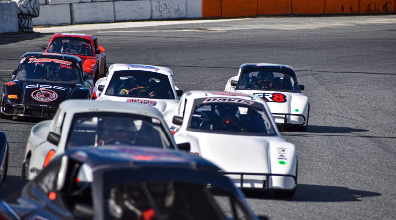 Bandolero Bandits racing down the backstretch