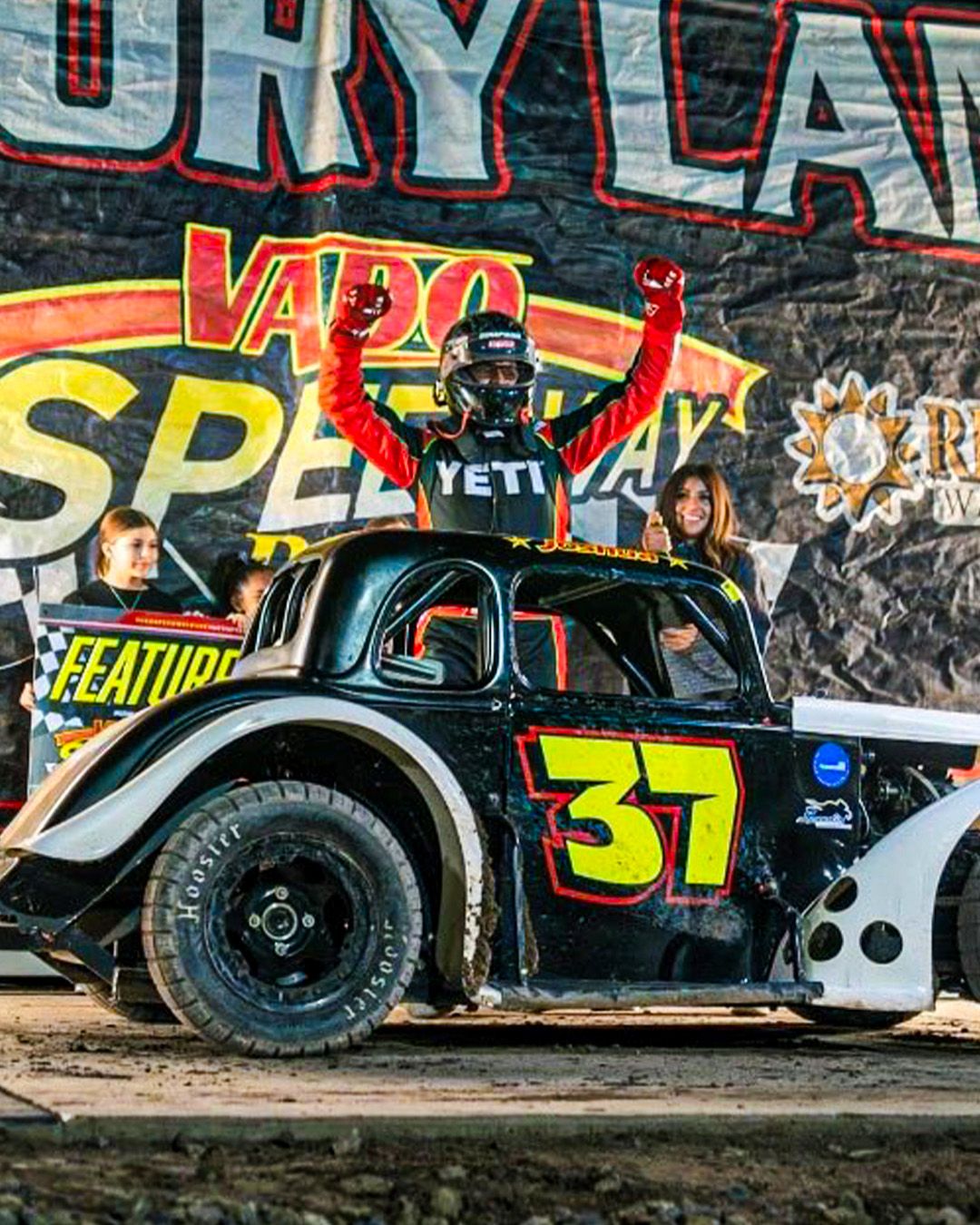 inthepitswithjoshuajacksoncover Thumbnail